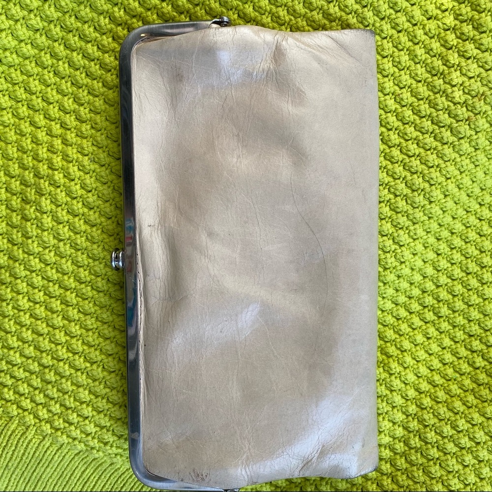 New without tags Lauren HOBO clutch sand